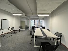 天河岗顶体育中心90.6平方丰兴广场办公室高层采光好