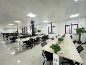 1100平方天河写字楼智慧港孵化基地精装修整层办公室采光好