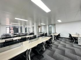 智慧港天河写字楼精装修242平方采光好办公室家私齐全拎包入住